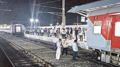 Tamil Nadu: Coaches detach from moving train, none hurt