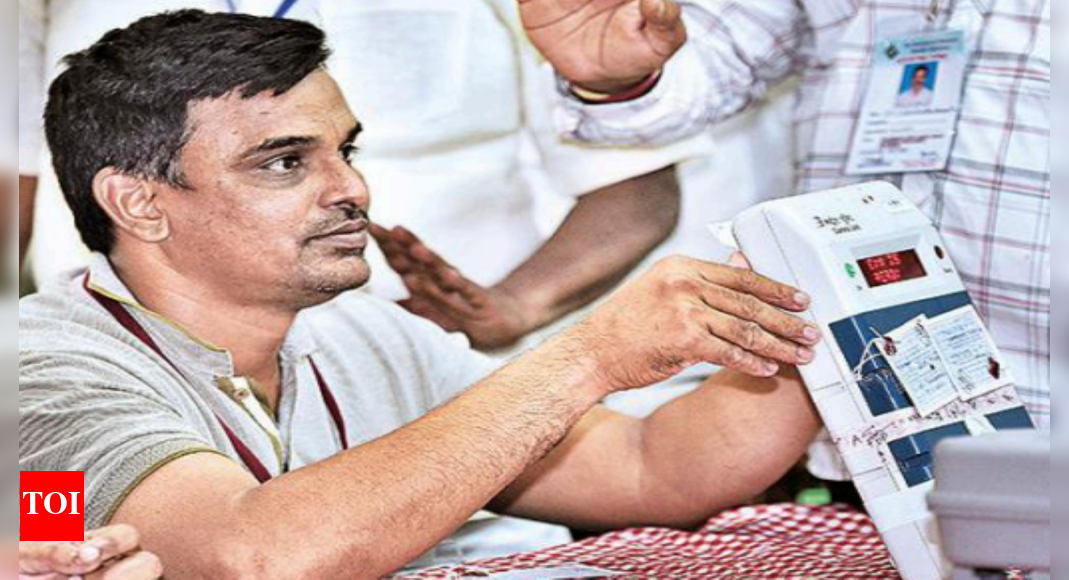 Munugode bypoll: Parties fume over delay in vote counting | Hyderabad ...