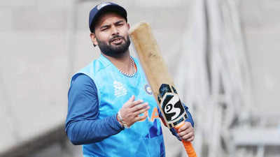 T20 World Cup: Rishabh Pant might be needed in games ahead, hints Rahul Dravid