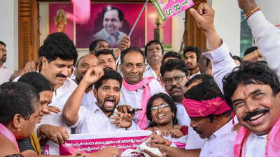 Telangana CM K Chandrasekhar Rao's early 'Left turn' tipped the scales in favour of TRS, helped skirt a photo finish