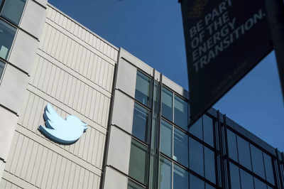 Explainer: Will Twitter layoffs violate US law?