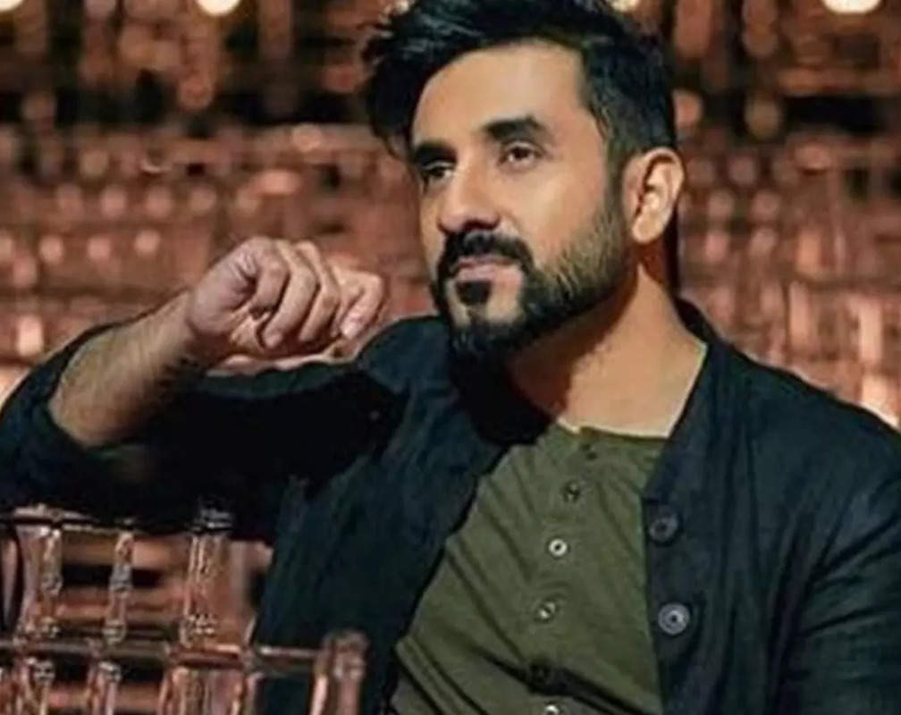 
Vir Das in trouble yet again, Hindu organisation files a police complaint against him for 'showing India in a bad light'
