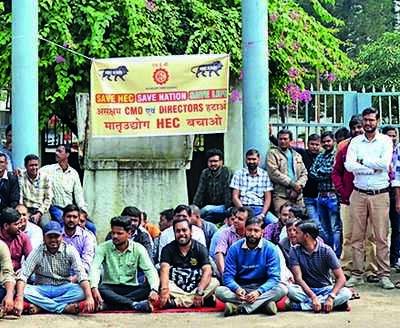 HEC staff demand talks with CMD