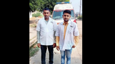 Prayagraj: Ambulance staff turn Good Samaritan, return cash of victim