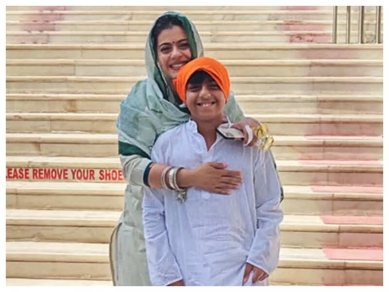 Kajol seeks blessings at a gurdwara with her son Yug Devgn on Guru ...