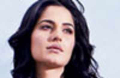 Katrina Kaif, Anushka Sharma fight over makeup man