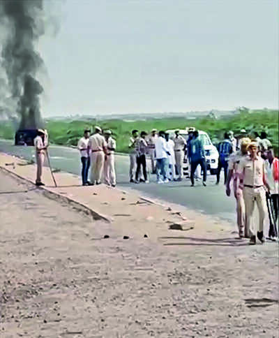 Goons attempt to run over protesters at Barmer refinery