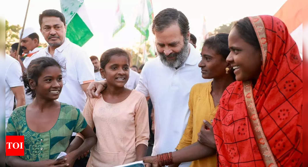 Congress Congresss Bharat Jodo Yatra Enters 63rd Day Rahul Gandhi Interacts With Locals In 9155