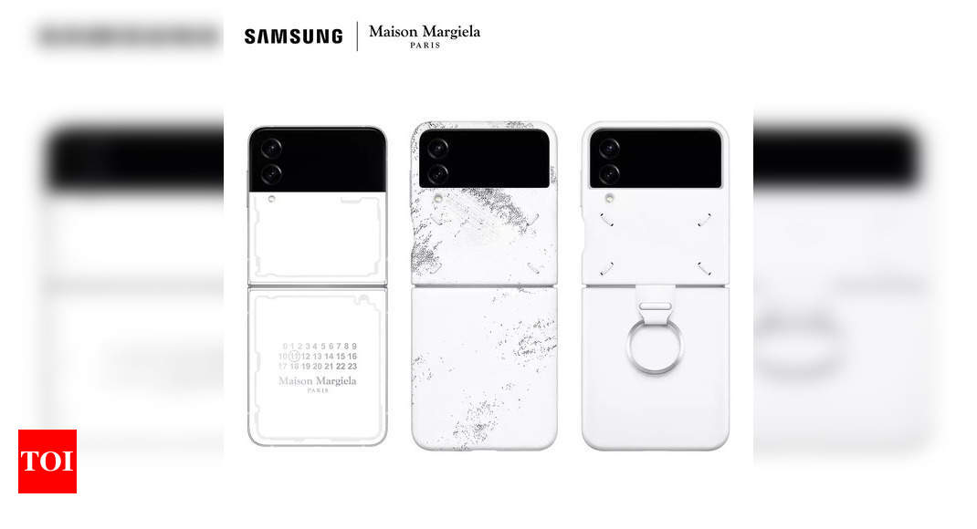 BTS使用】Margiela Galaxy Z Flip 4ケース - カバー