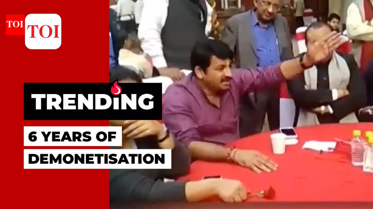 Is BJP MP Manoj Tiwari mocking people who stood in bank queues during ...