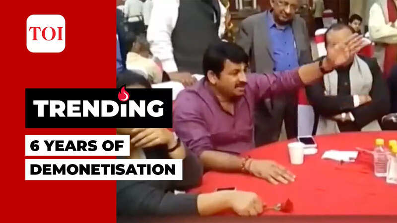 Is BJP MP Manoj Tiwari mocking people who stood in bank queues during ...
