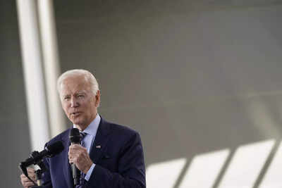 Democrats under Biden likely to lose less than a dozen House seats