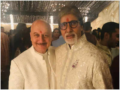 Amitabh Bachchan and Anupam Kher feature as long-standing friends in Sooraj Barjatya's Uunchai