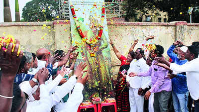 AIMIM celebrates Tipu Jayanti at Idgah Maidan in Hubballi