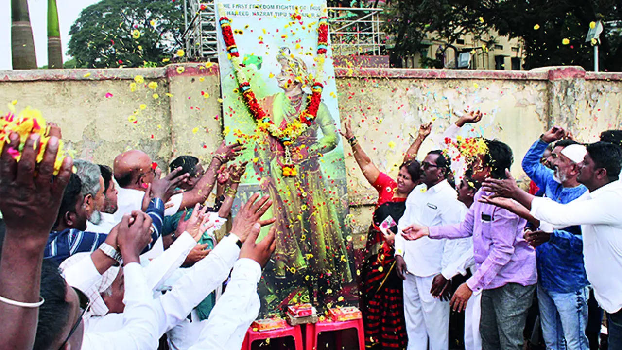 Aimim Celebrates Tipu Jayanti At Idgah Maidan In Hubballi | Hubballi News -  Times of India