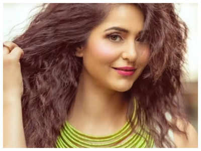 Charrul Malik to make her big-screen debut with Marathi film 'Dashmi'