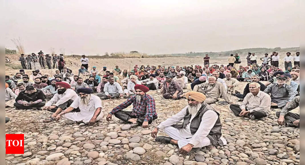 Ropar: Tippers Stone-pelted To Stop Illegal Mining | Chandigarh News ...
