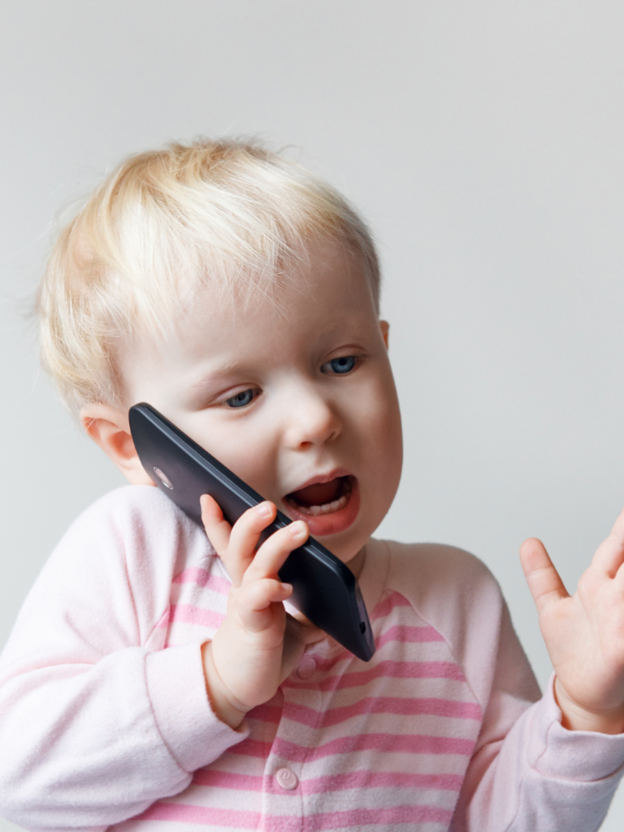 This is how your zodiac sign talks on the phone! | Times of India