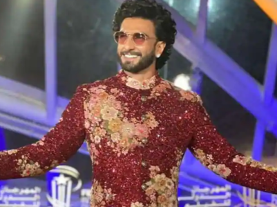 Ranveer dances to his hit number 'Malhari'