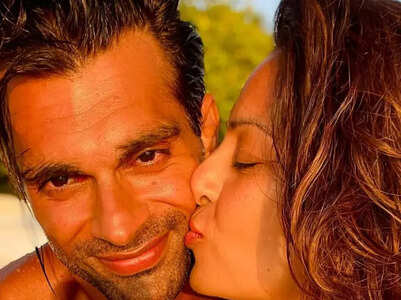 Most stylish photos of Bipasha and Karan