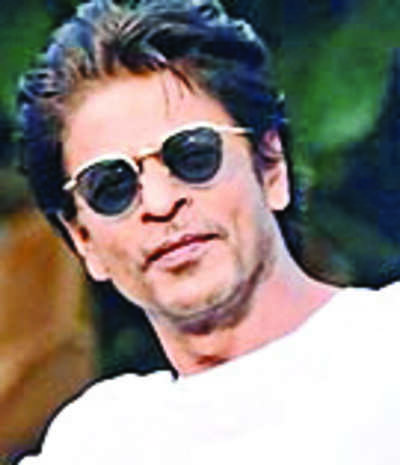 Not Shah Rukh Khan but his bodyguard was stopped at Mumbai airport by  customs