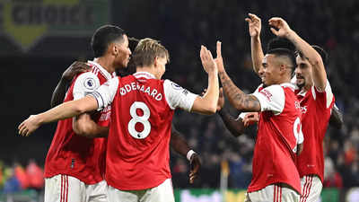 Arsenal beat Wolverhampton to move five points clear at the top, Newcastle down Chelsea
