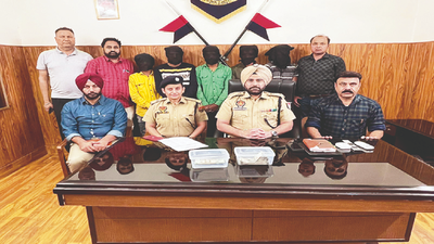 Ludhiana: 5 of gang behind dollar for rupee racket held