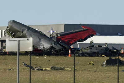 6 killed after vintage aircraft collide at Dallas air show
