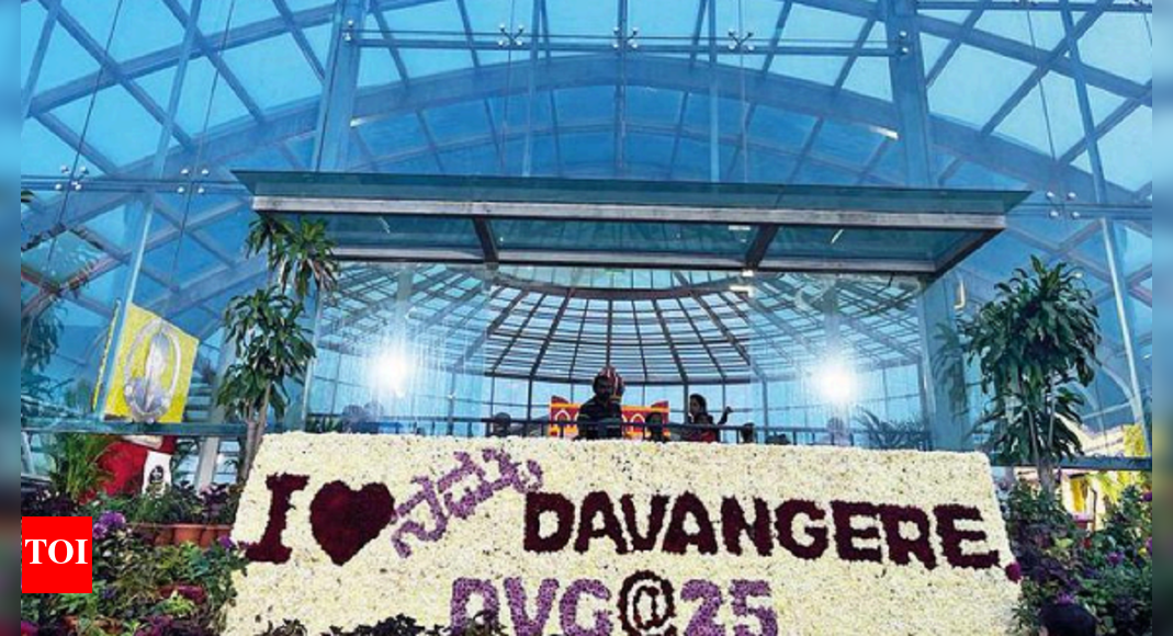 Davanagere Davanagere Flower Show gets 2,000 visitors Hubballi News