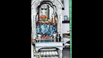 Rajasthan: Despite ramp, Divyangs have to climb 17 stairs at Pushkar temple