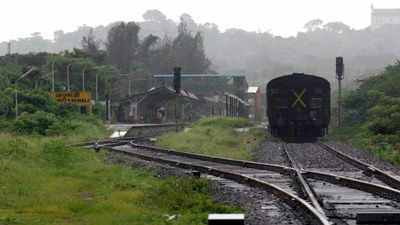 Goa: Travel gets hards as train halts at Canacona yet to resume