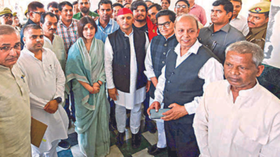 Uttar Pradesh: Dimple Yadav files nomination, Shivpal Yadav missing but others make 'unity' point