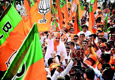 Candidates bring crowds to nomination-filing centres