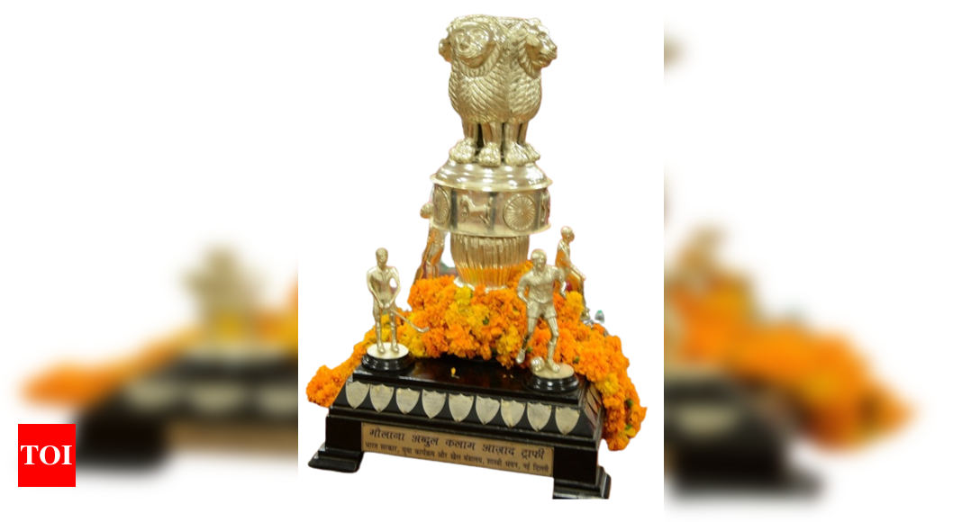 Guru Nanak Dev University Won MAKA Trophy - Times Of India