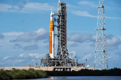 Nasa's Artemis moon rocket's main fuel tanks filled for debut launch