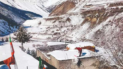 Too dangerous in snow: Chandratal, Kaza-Koksar highway shut for winter