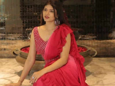 Jolly Rathod look graceful in a pink ruffle saree, see pic