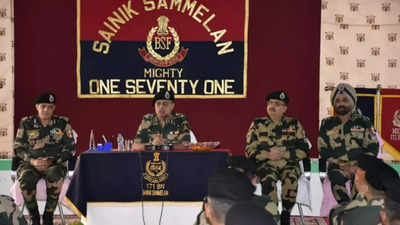 ADG BSF visits IB in Jammu and Sunderbani sector, reviews security & op peparedness