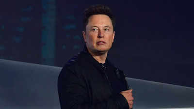 Amid Twitter turmoil, Musk arrives in court for $56 billion Tesla pay trial