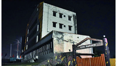 3-storey Jamshedpur building develops crack, sealed