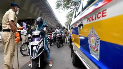 Navi Mumbai: Motorist on phone clicked by local, fined