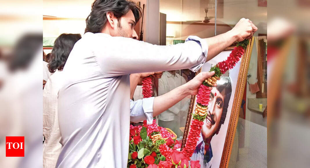 Tollywood celebs, politicians bid adieu to Superstar Krishna See pics