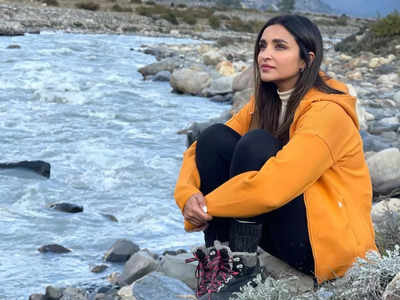 Here's what Parineeti Chopra did to save herself from the cold on the sets of 'Uunchai', others followed suit - Watch video