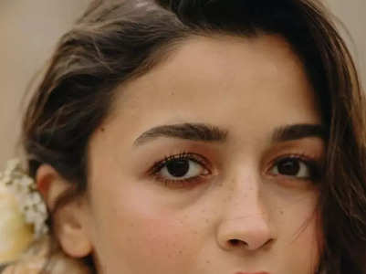 ​Best 'no-makeup' looks of Alia Bhatt