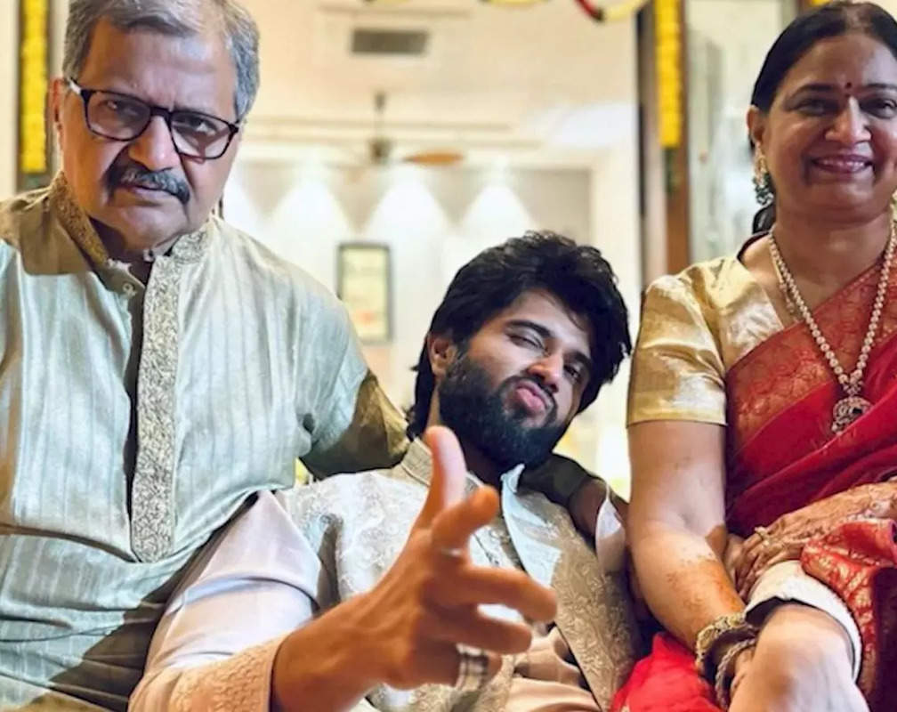 
Vijay Deverakonda and his mother pledge to donate his organs: 'Don't see any point in wasting my organs'
