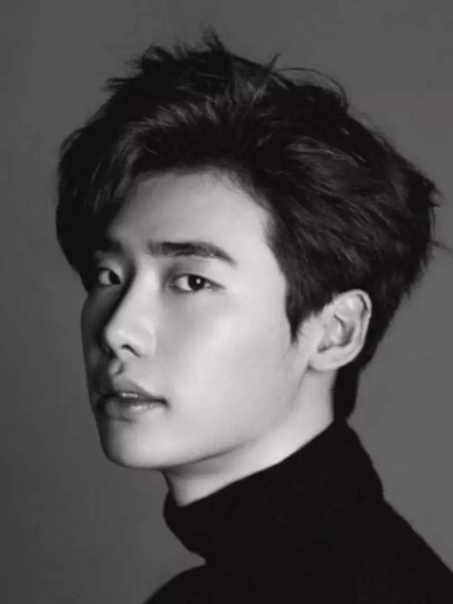 Love life of every Korean drama lover's crush…Lee Jong Suk! | Times of India