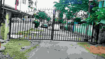 Secunderabad: RWA breaks gate blocking access roads to colony