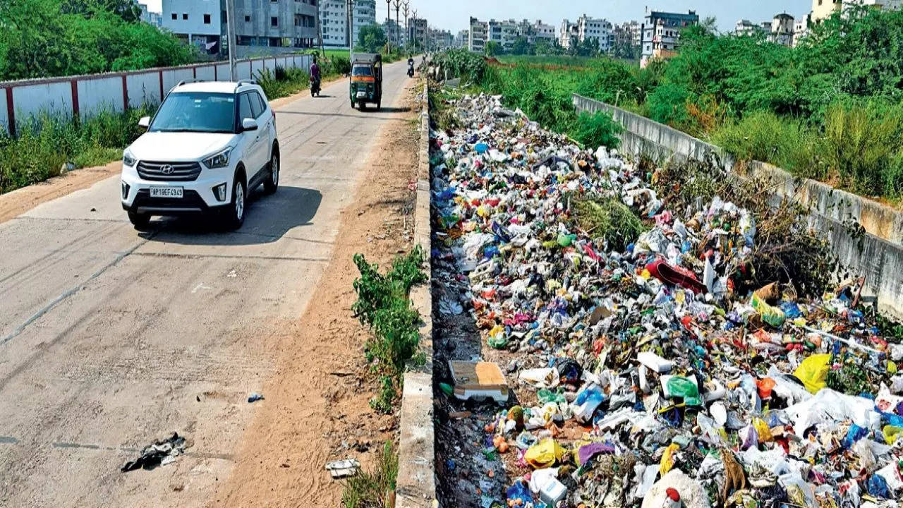 Vijayawada: Inner ring road becomes dumpyard | Vijayawada News - Times of  India
