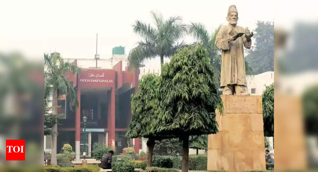 दिल्ली: शिक्षक संघ के चुनाव को लेकर जामिया ने प्रोफेसर को किया निलंबित – टाइम्स ऑफ इंडिया