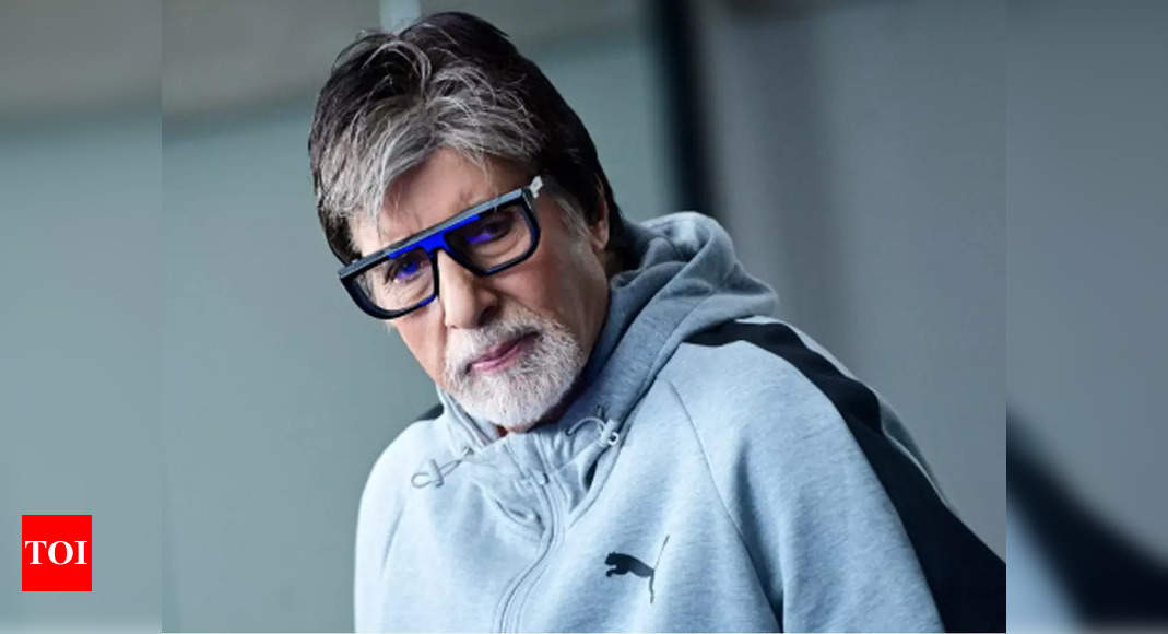 Amitabh Bachchan recalls the time when he survived on puchkas because of financial trouble – Times of India